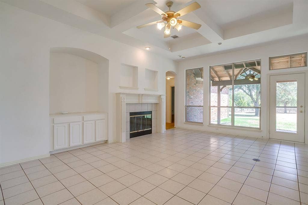 8101 Rodeo Drive, Denton, TX 76208