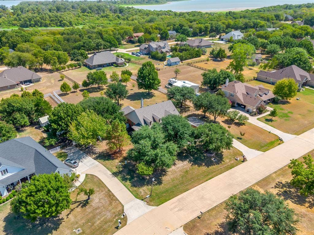 8101 Rodeo Drive, Denton, TX 76208