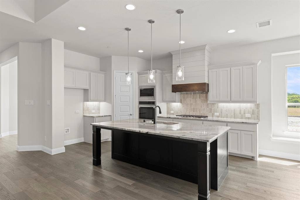 708 Splendor Drive, McKinney, TX 75072 11. 708 Splendor - Kitchen (2)