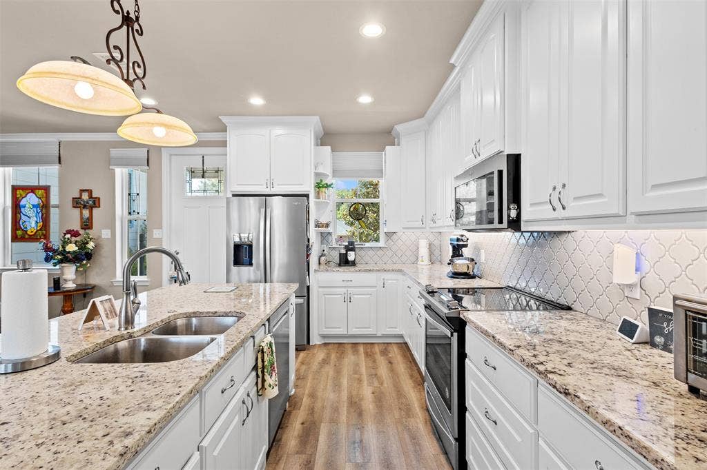 122 Redondo Drive, Gun Barrel City, TX 75156