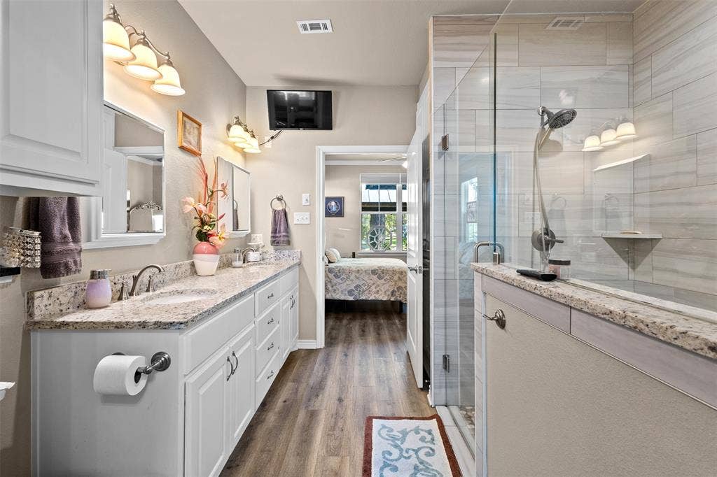 122 Redondo Drive, Gun Barrel City, TX 75156