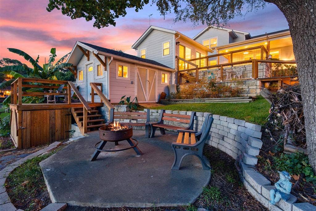 122 Redondo Drive, Gun Barrel City, TX 75156