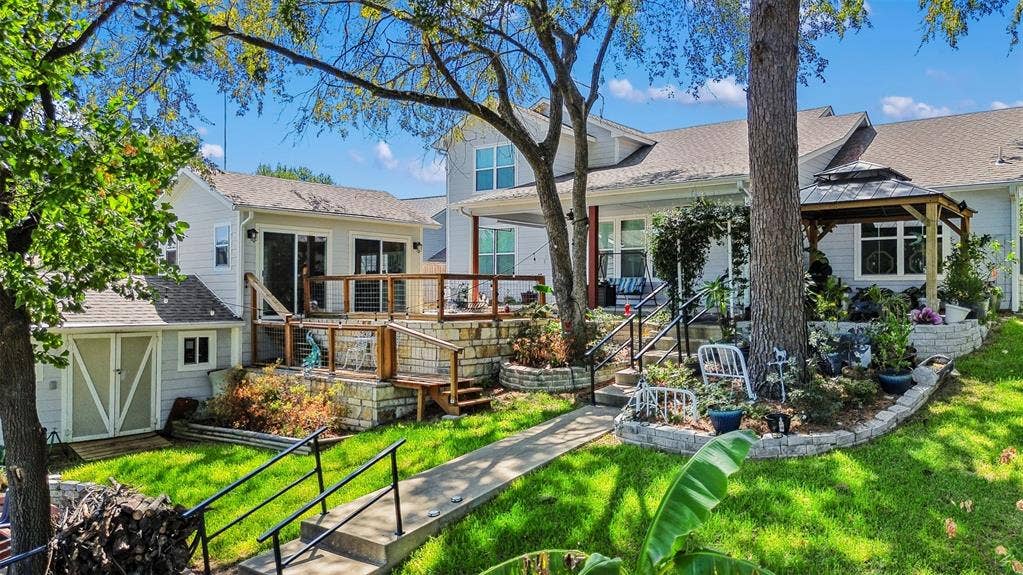 122 Redondo Drive, Gun Barrel City, TX 75156