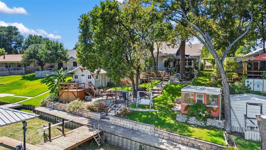 122 Redondo Drive, Gun Barrel City, TX 75156