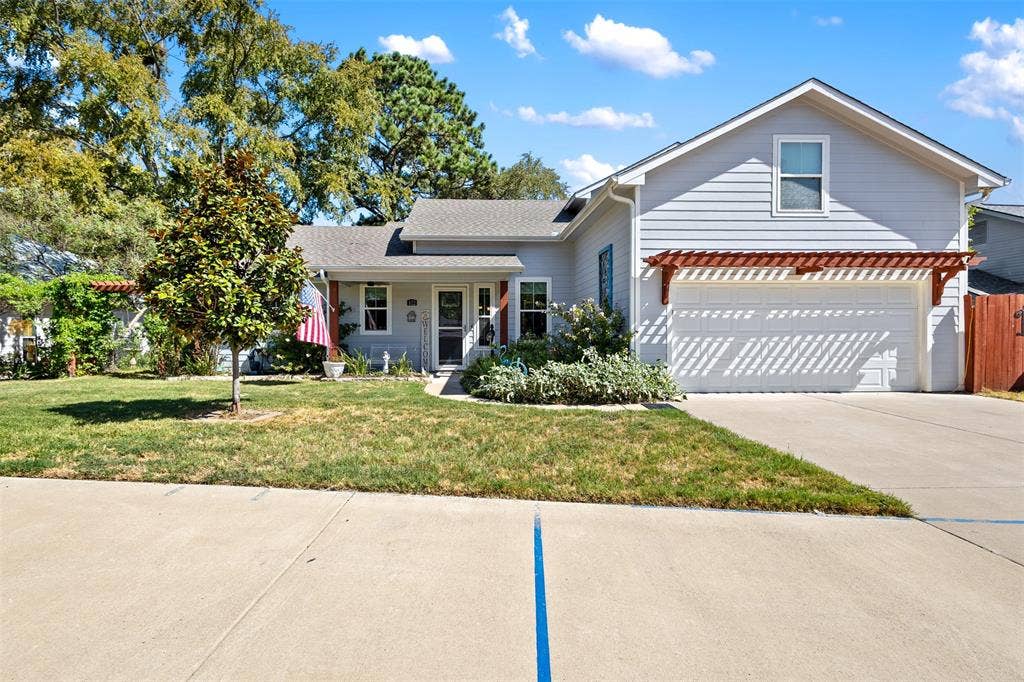 122 Redondo Drive, Gun Barrel City, TX 75156