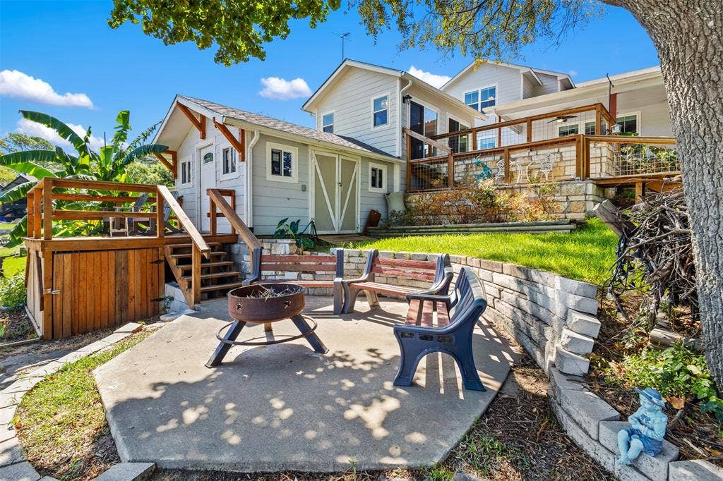 122 Redondo Drive, Gun Barrel City, TX 75156