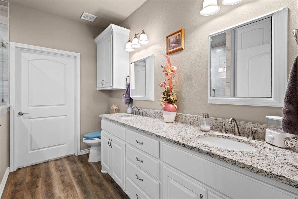 122 Redondo Drive, Gun Barrel City, TX 75156