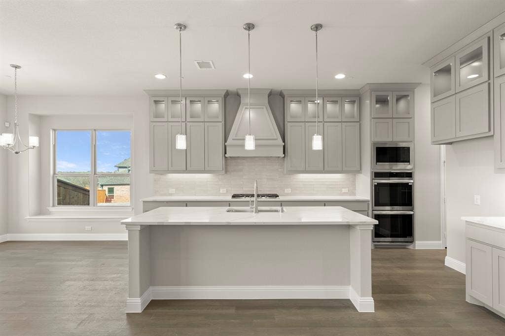 2704 Emerald Shallows Drive, McKinney, TX 75072 10. 2704 Emerald Shallows - Kitchen