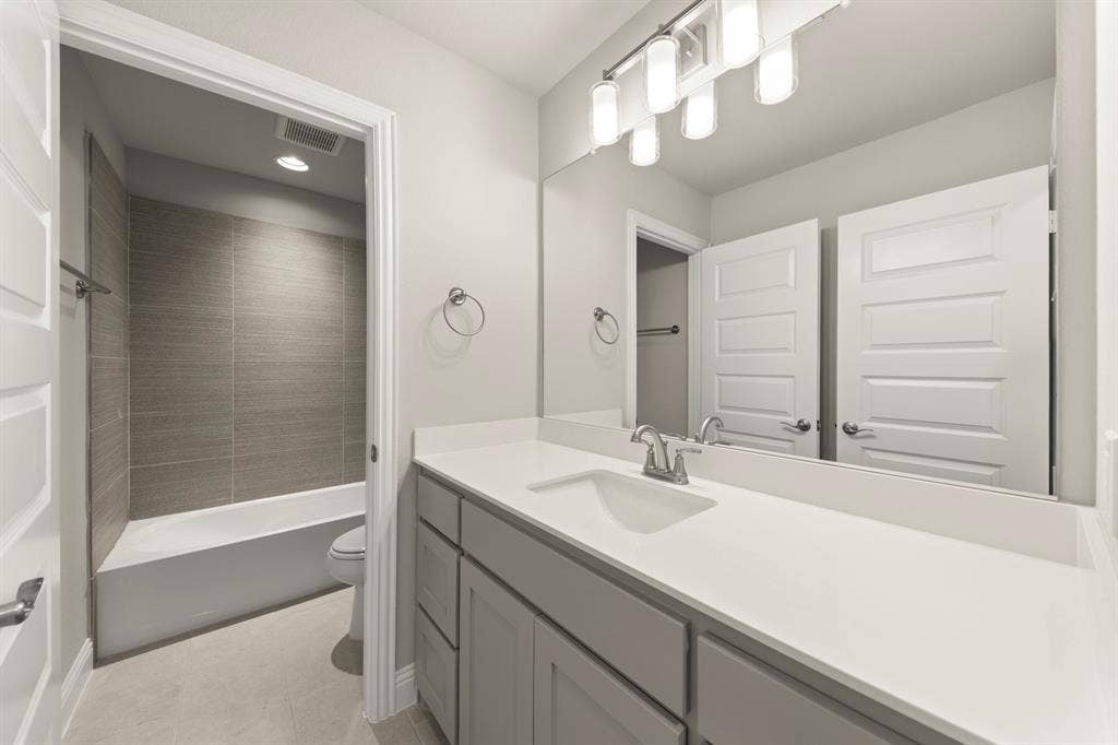 2704 Emerald Shallows Drive, McKinney, TX 75072 24. 2704 Emerald Shallows - 4TH Bath