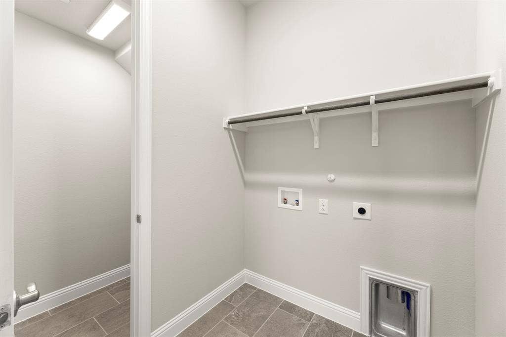 2704 Emerald Shallows Drive, McKinney, TX 75072 14. 2704 Emerald Shallows - Utility