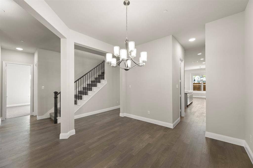 2704 Emerald Shallows Drive, McKinney, TX 75072 06. 2704 Emerald Shallows - Dining (2)