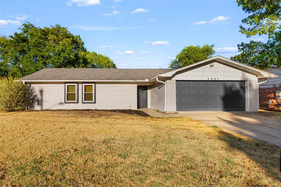 Property photo for 3021 Oakridge Drive, Corsicana, TX