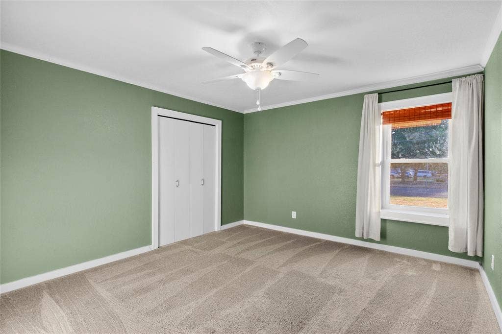Neutral carpet flooring