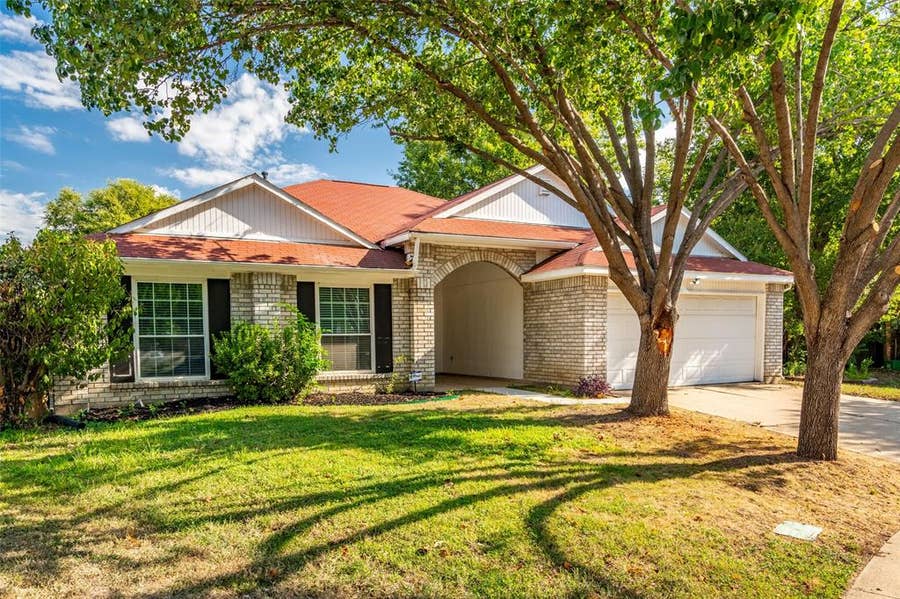 Property photo for 7016 Fall Creek Court, Watauga, TX