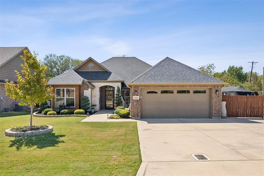 Property photo for 101 Prairie Meadow Lane, Pottsboro, TX