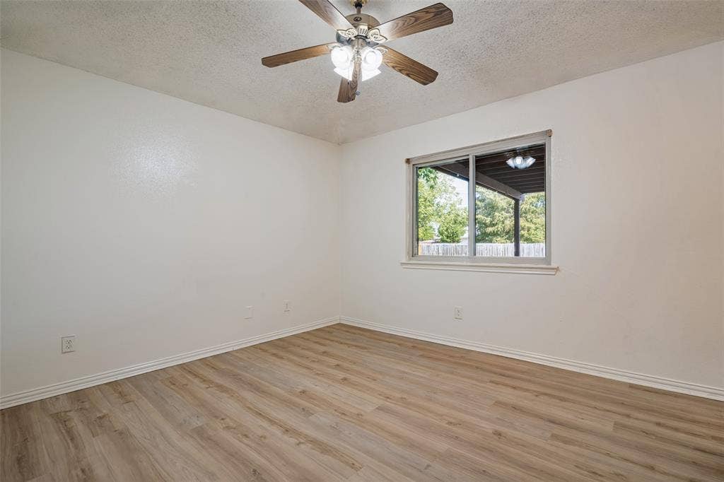 6527 Leasa Court, Sachse, TX 75048 6527 Leasa Court, Sachse, TX 75048