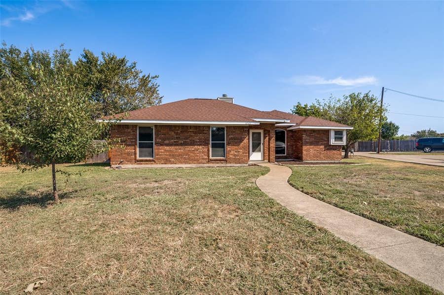 Property photo for 6527 Leasa Court, Sachse, TX