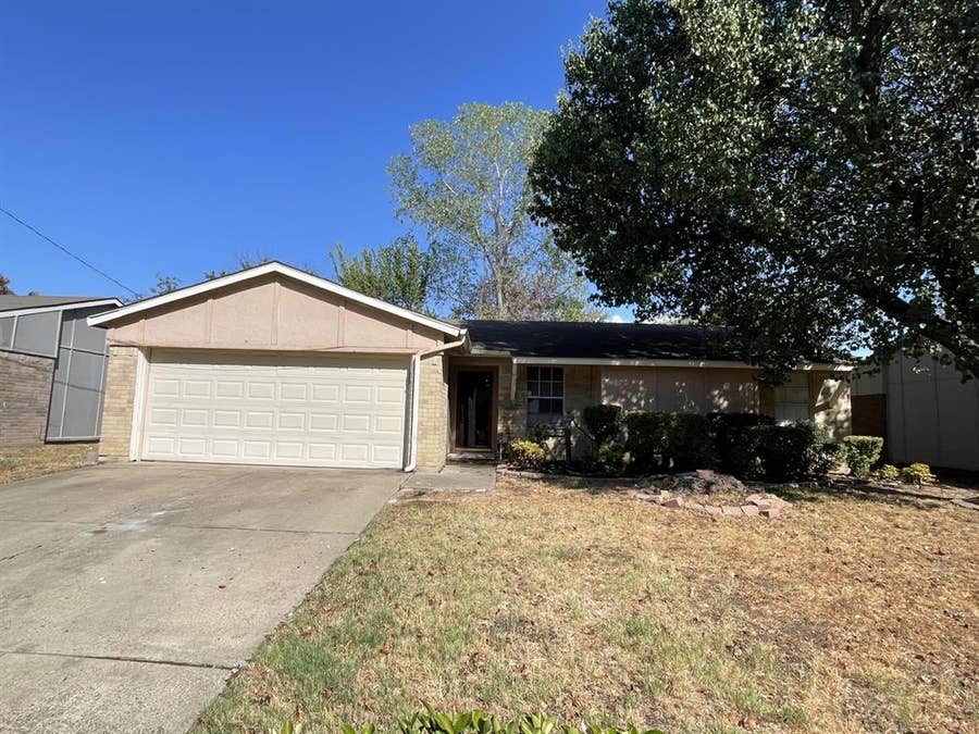 Property photo for 5315 Windy Meadow Drive, Arlington, TX