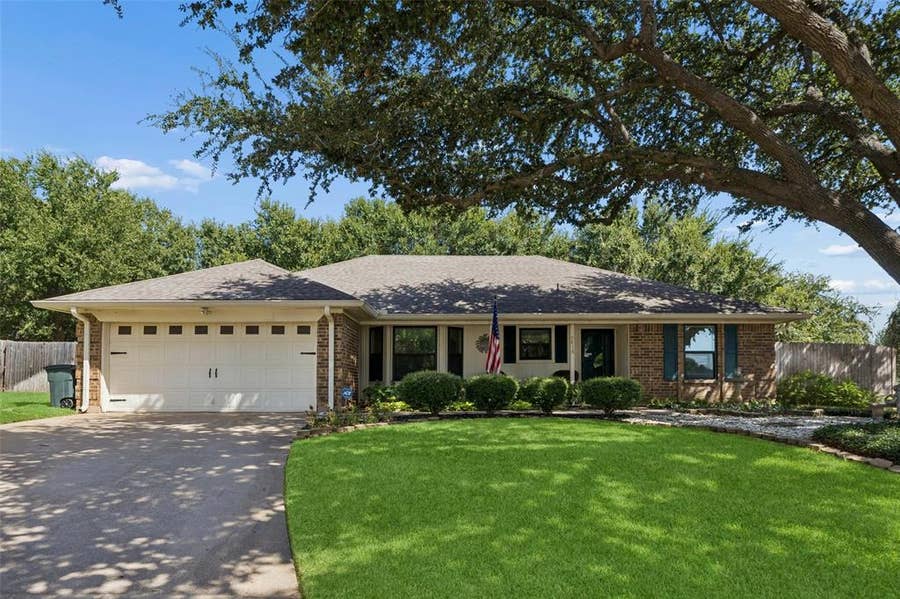 Property photo for 7416 Shady Hollow Court, North Richland Hills, TX