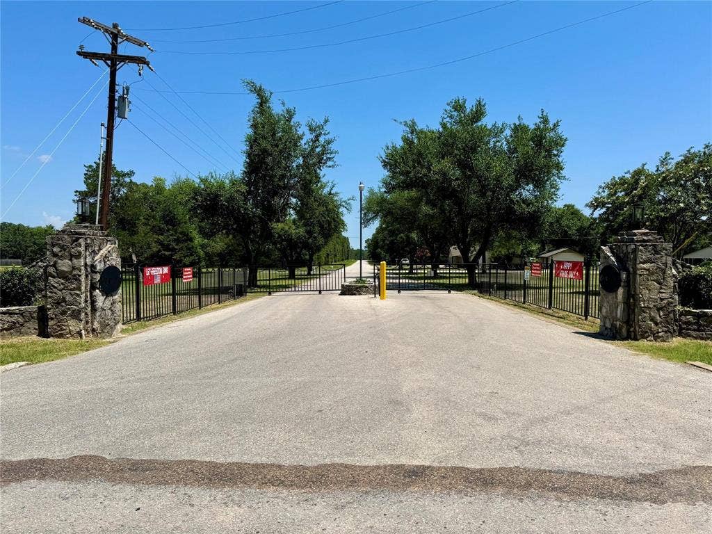 172 Charlya Drive, Athens, TX 75752 172 Charlya Drive, Athens, TX 75752