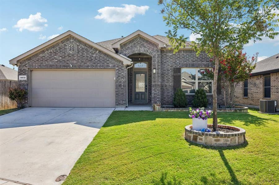 Property photo for 14632 Basketweaver Lane, Fort Worth, TX