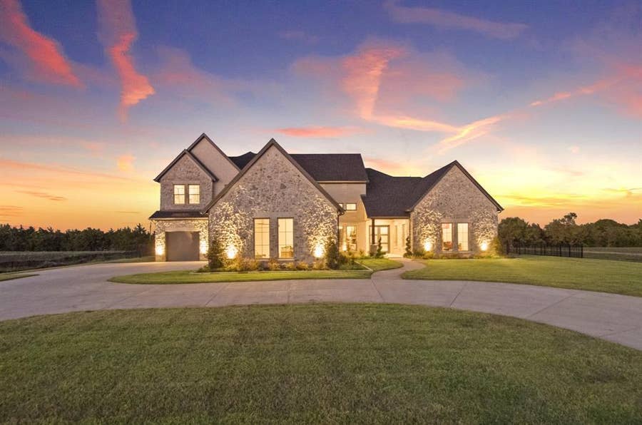 Property photo for 324 Chapel View Court, Heath, TX