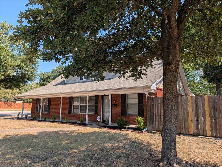Property photo for 2558 Duringer Road, Fort Worth, TX