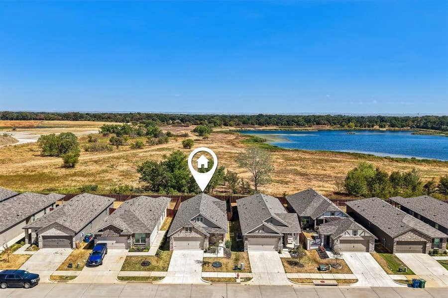 Property photo for 925 King Street, Aubrey, TX