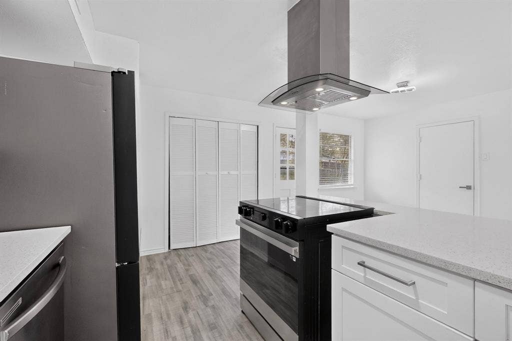 2942 Candlewick Lane, Farmers Branch, TX 75234 Kitchen