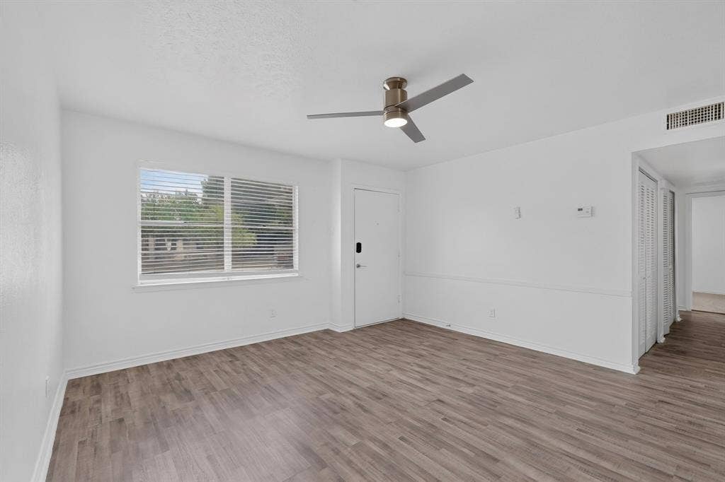2942 Candlewick Lane, Farmers Branch, TX 75234 Living Room
