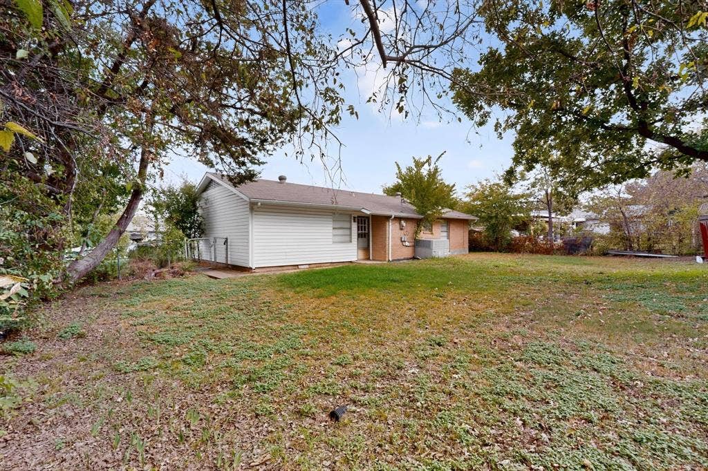 2942 Candlewick Lane, Farmers Branch, TX 75234 Back of Home
