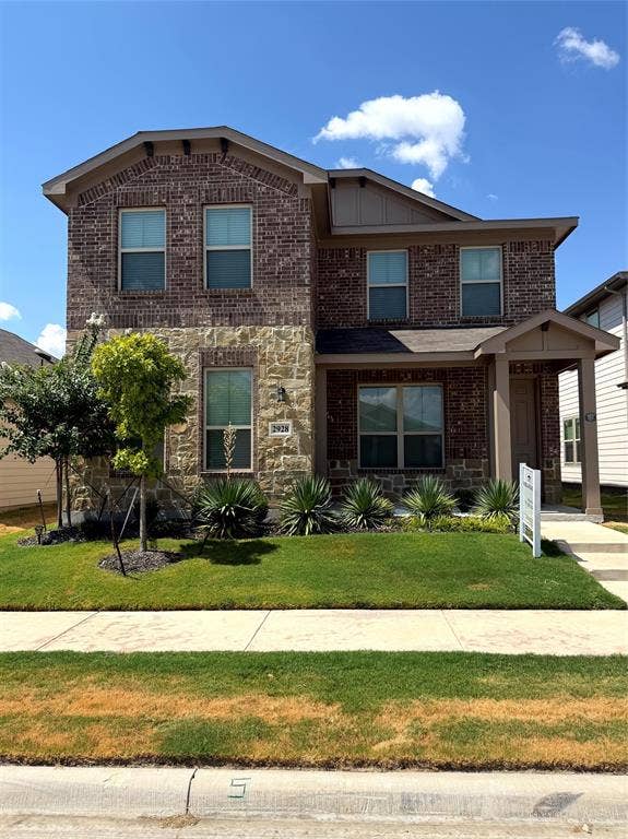 Property photo for 2928 Brittlebush Drive, Fort Worth, TX