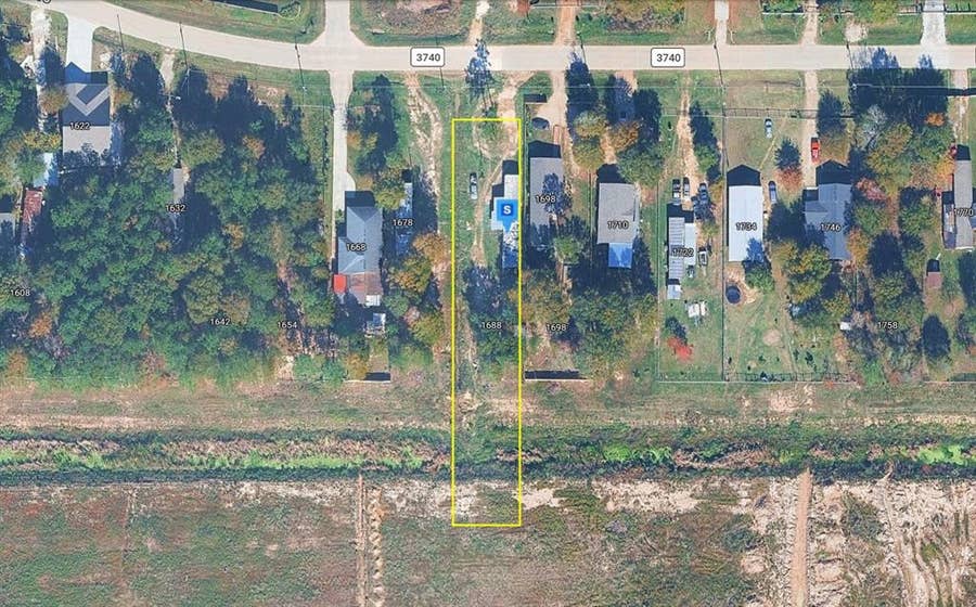 Property photo for 1688 County Road 3405, Cleveland, TX