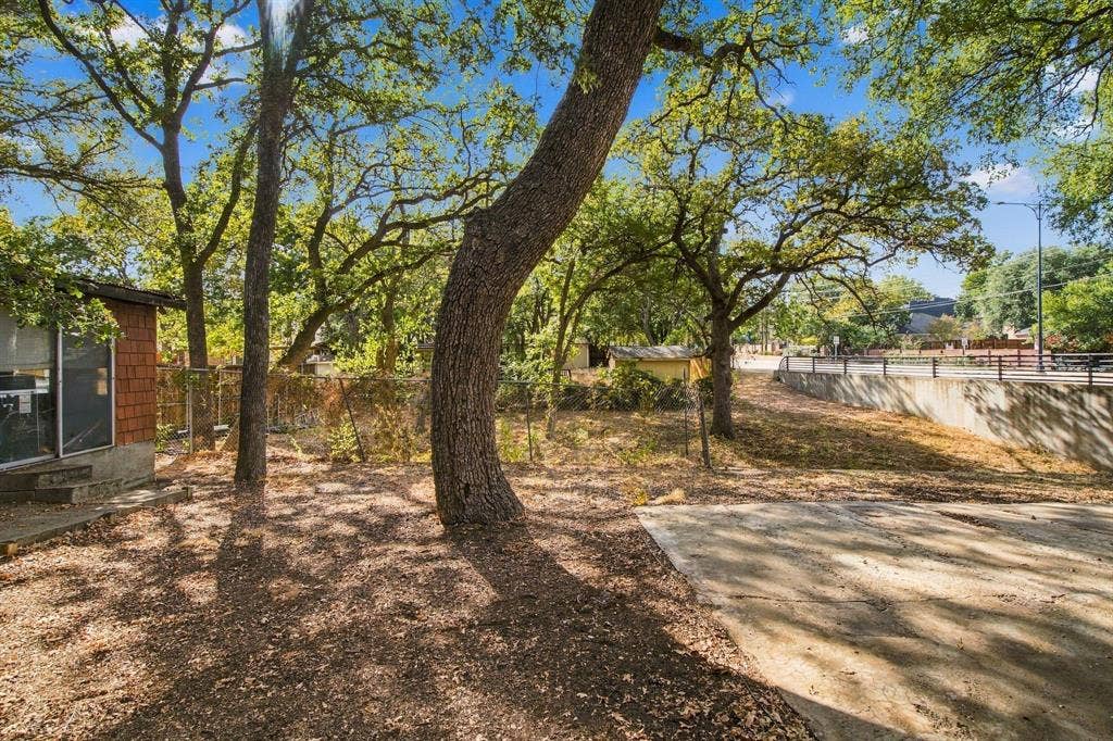 101 S Heartz Road, Coppell, TX 75019 101 S Heartz Road, Coppell, TX 75019