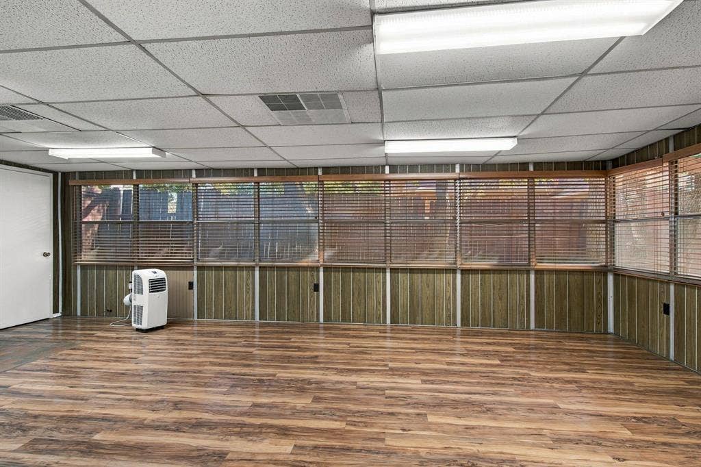 101 S Heartz Road, Coppell, TX 75019 Enclosed Garage
