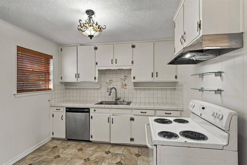 101 S Heartz Road, Coppell, TX 75019 101 S Heartz Road, Coppell, TX 75019