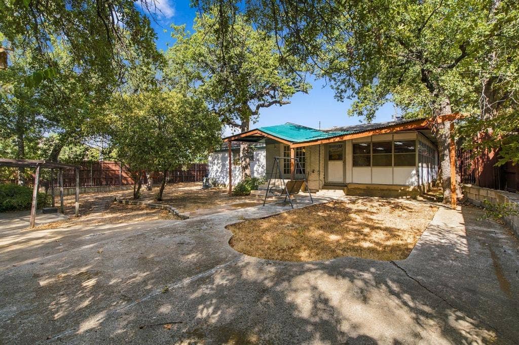 101 S Heartz Road, Coppell, TX 75019 101 S Heartz Road, Coppell, TX 75019