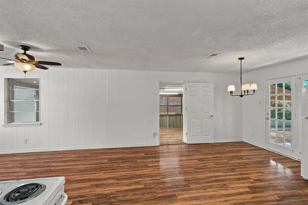 101 S Heartz Road, Coppell, TX 75019 101 S Heartz Road, Coppell, TX 75019