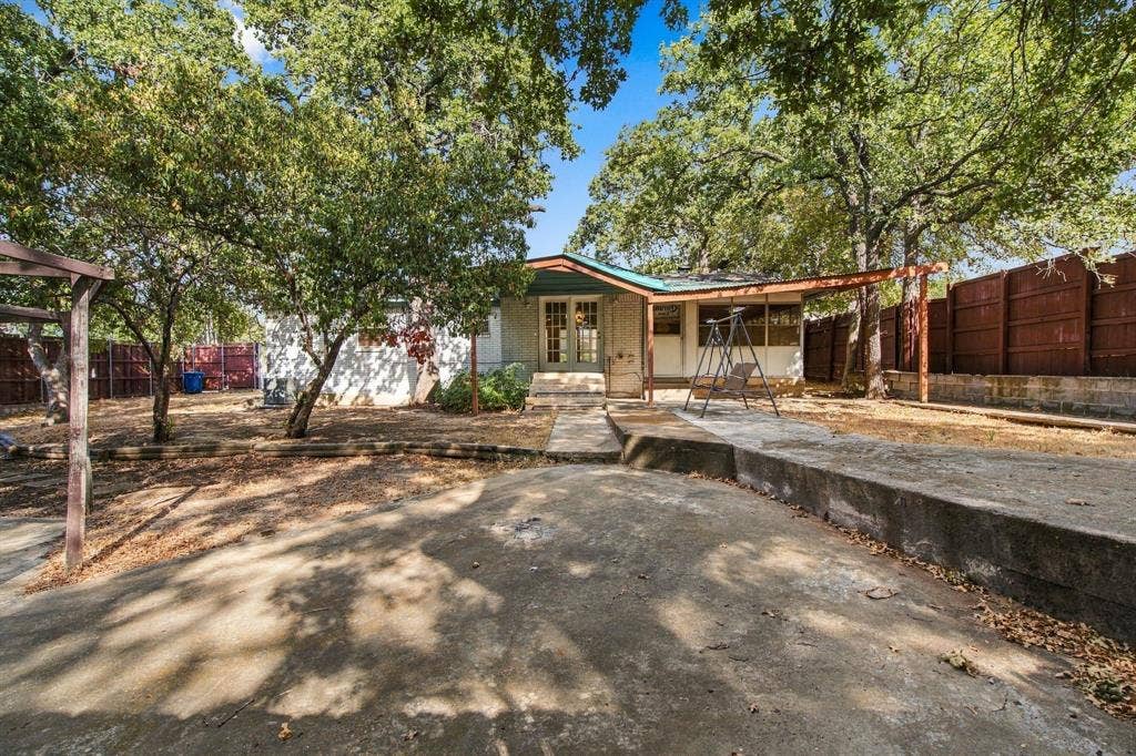 101 S Heartz Road, Coppell, TX 75019 101 S Heartz Road, Coppell, TX 75019