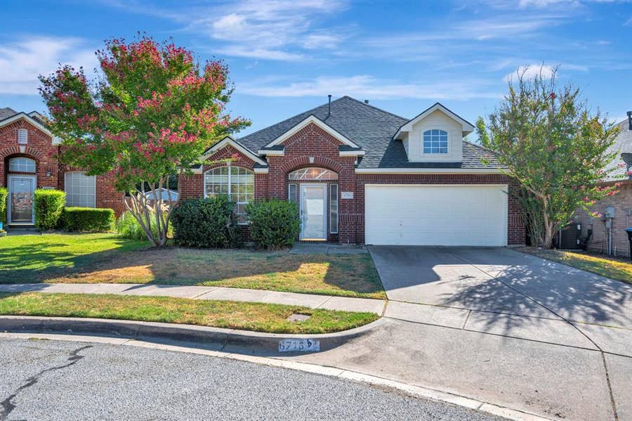 Property photo for 6716 Armstrong Court, Fort Worth, TX