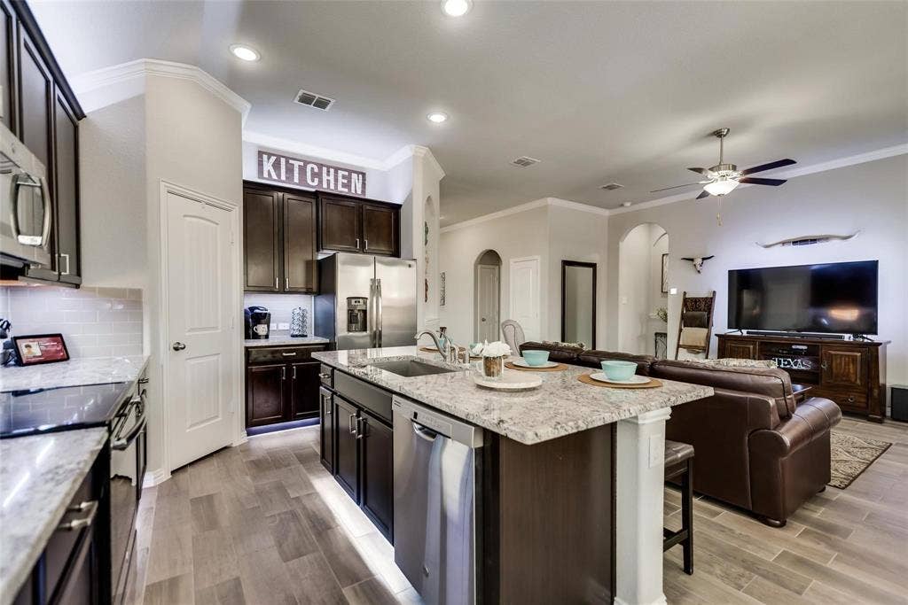 639 Devonshire Drive, Fate, TX 75189