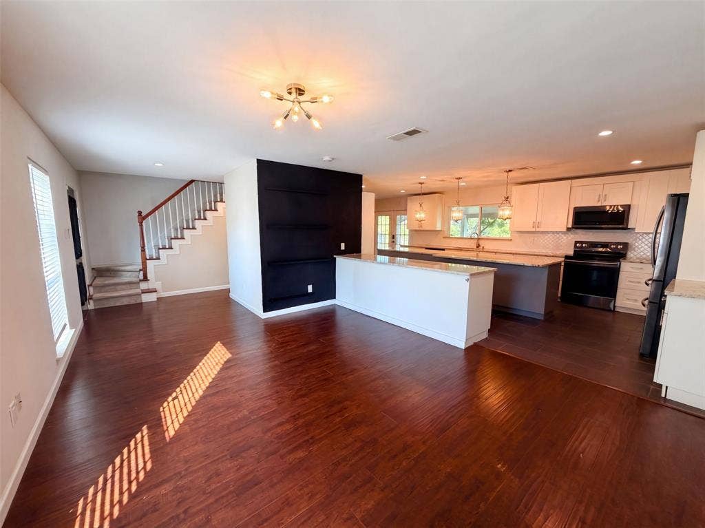 2226 Country Oaks Drive, Garland, TX 75040 2226 Country Oaks Drive, Garland, TX 75040