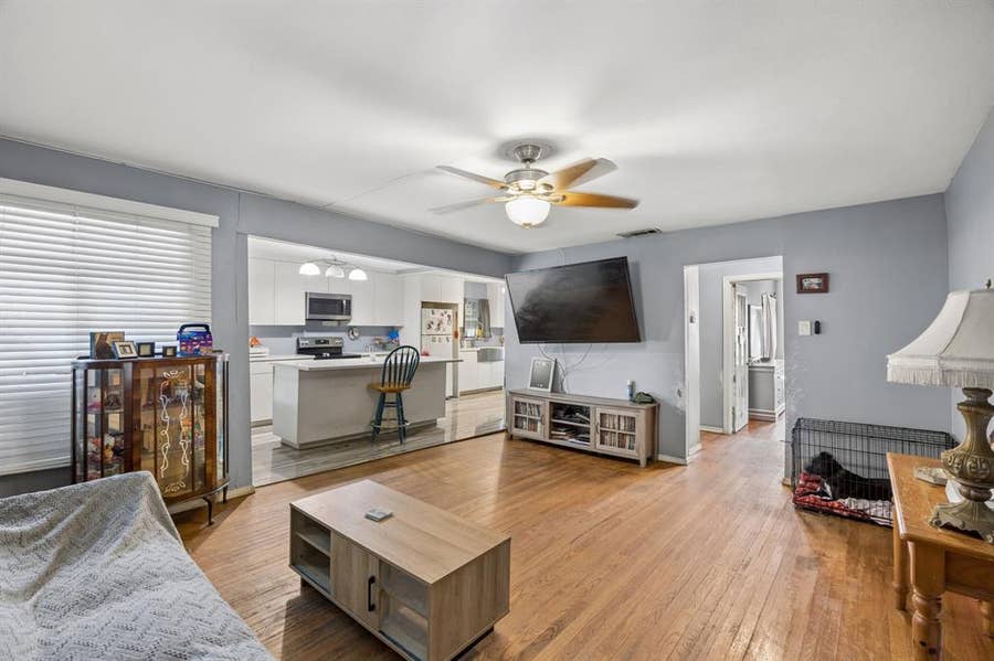 Property photo for 1108 S Edgefield Avenue, Dallas, TX