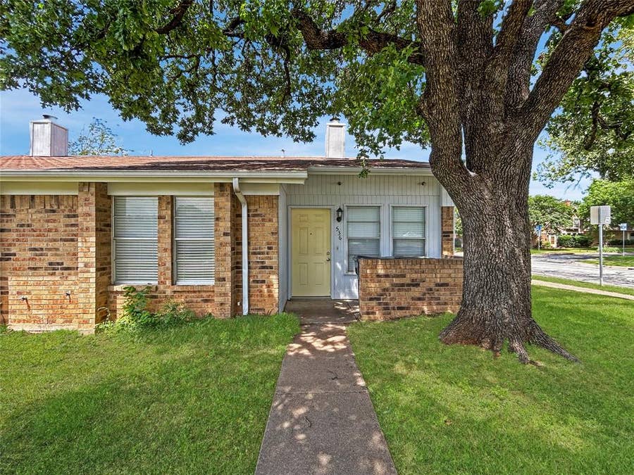 Property photo for 536 Guerin Drive, Arlington, TX
