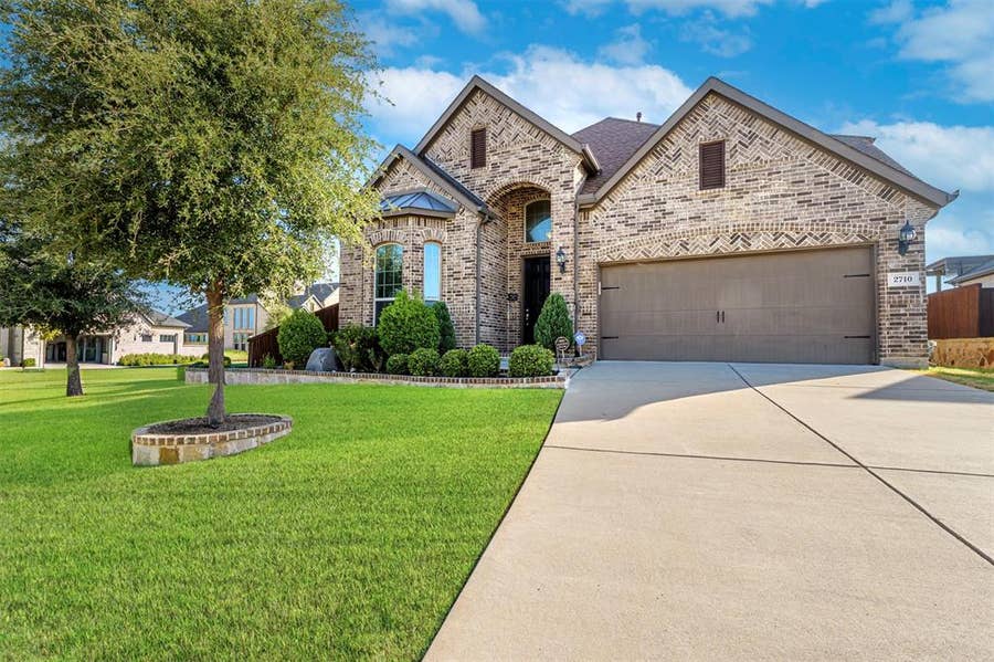 Property photo for 2710 Avondale Drive, Mansfield, TX