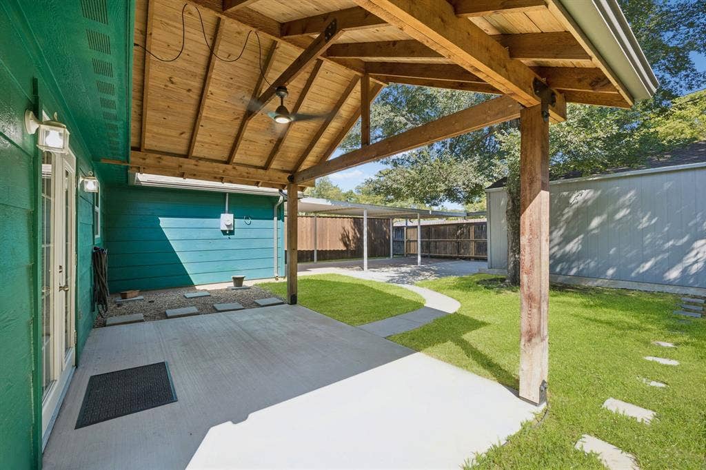 947 E Oakdale Road, Irving, TX 75060 947 E Oakdale Road, Irving, TX 75060
