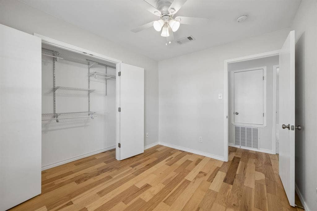 947 E Oakdale Road, Irving, TX 75060 947 E Oakdale Road, Irving, TX 75060
