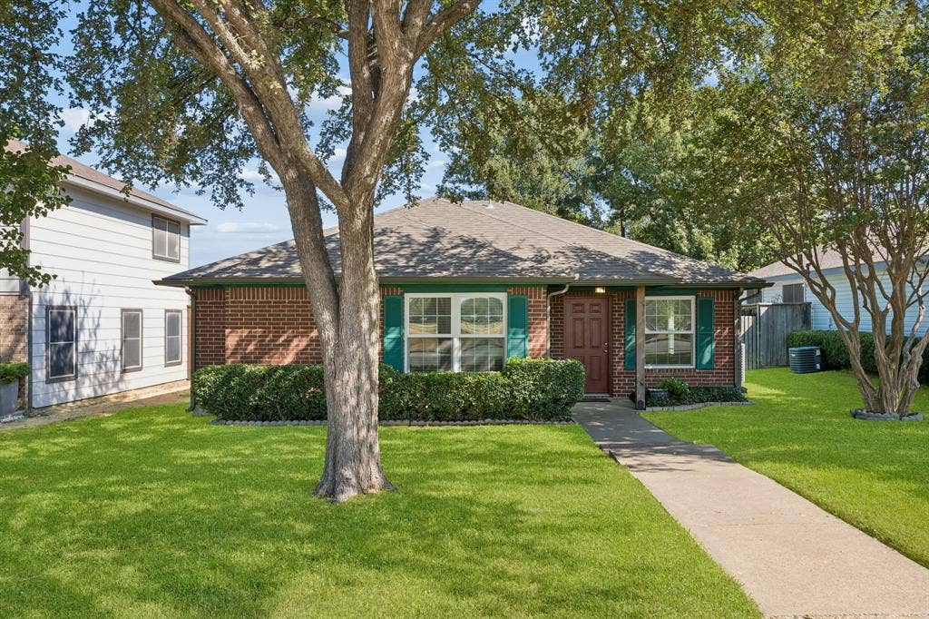 947 E Oakdale Road, Irving, TX 75060 947 E Oakdale Road, Irving, TX 75060