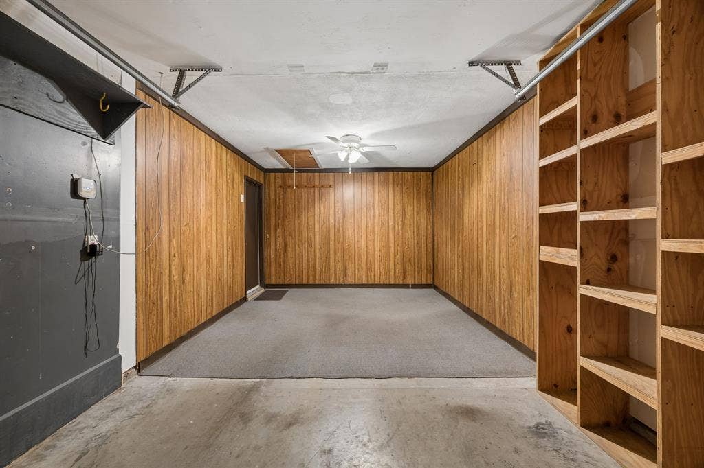 947 E Oakdale Road, Irving, TX 75060 947 E Oakdale Road, Irving, TX 75060