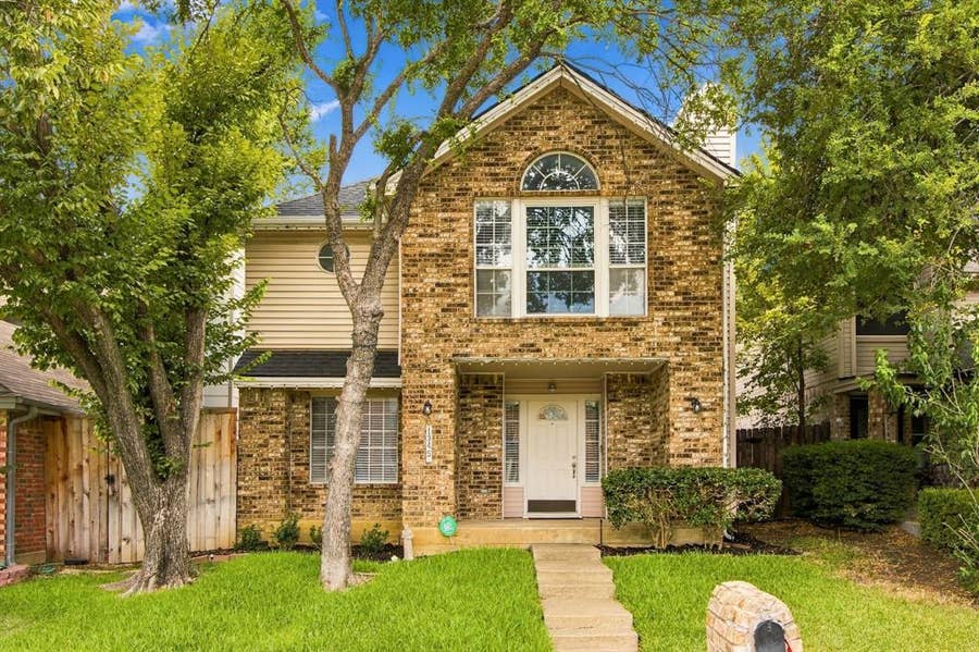 Property photo for 1345 Jeanette Way, Carrollton, TX